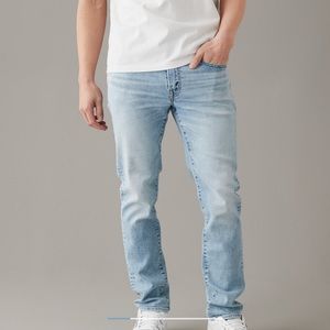 AE Men’s Airflex Slim Straight Jean
